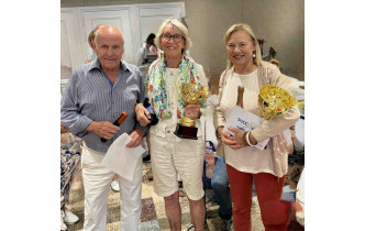 Alain Bekerman et les gagnantes du Trophée Open, Marie Baschet et Armelle Rousselin.